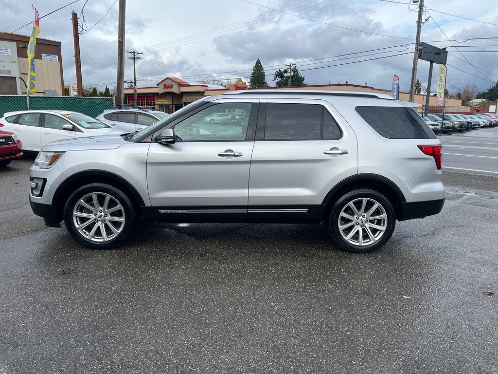 2016 Ford Explorer Image 1