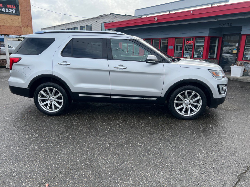 2016 Ford Explorer Image 2