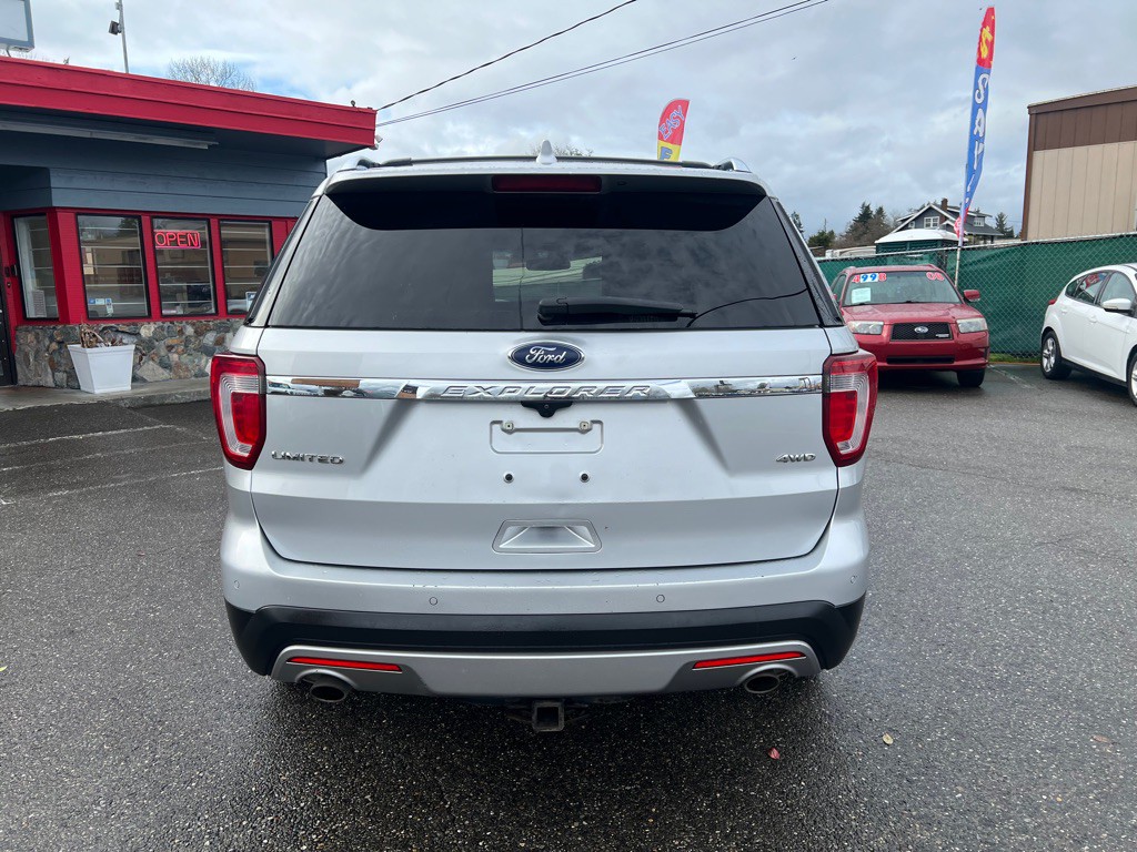 2016 Ford Explorer Image 4