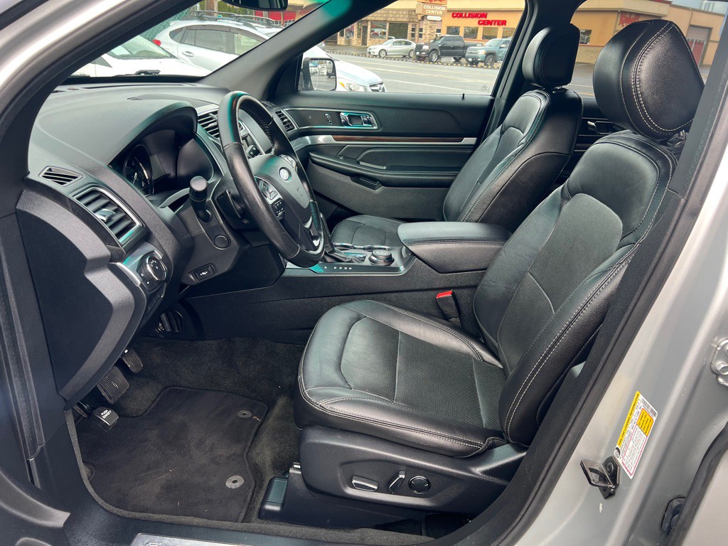 2016 Ford Explorer Image 8