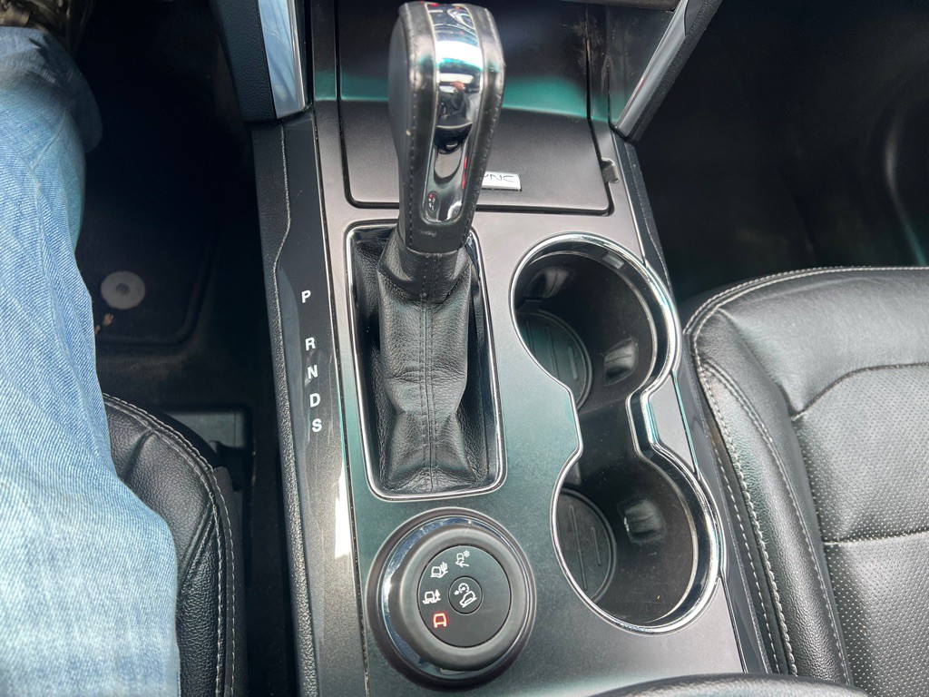 2016 Ford Explorer Image 12