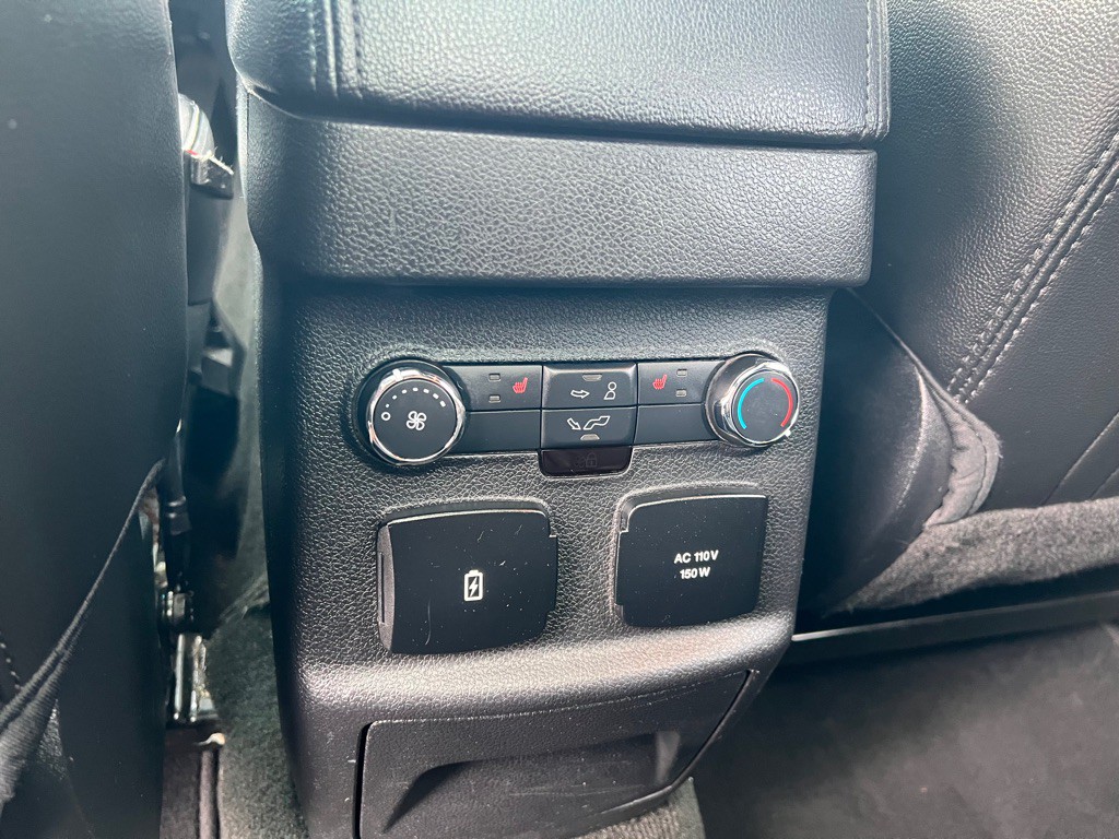 2016 Ford Explorer Image 19