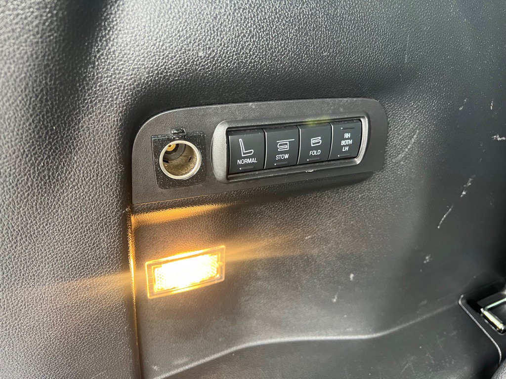 2016 Ford Explorer Image 22