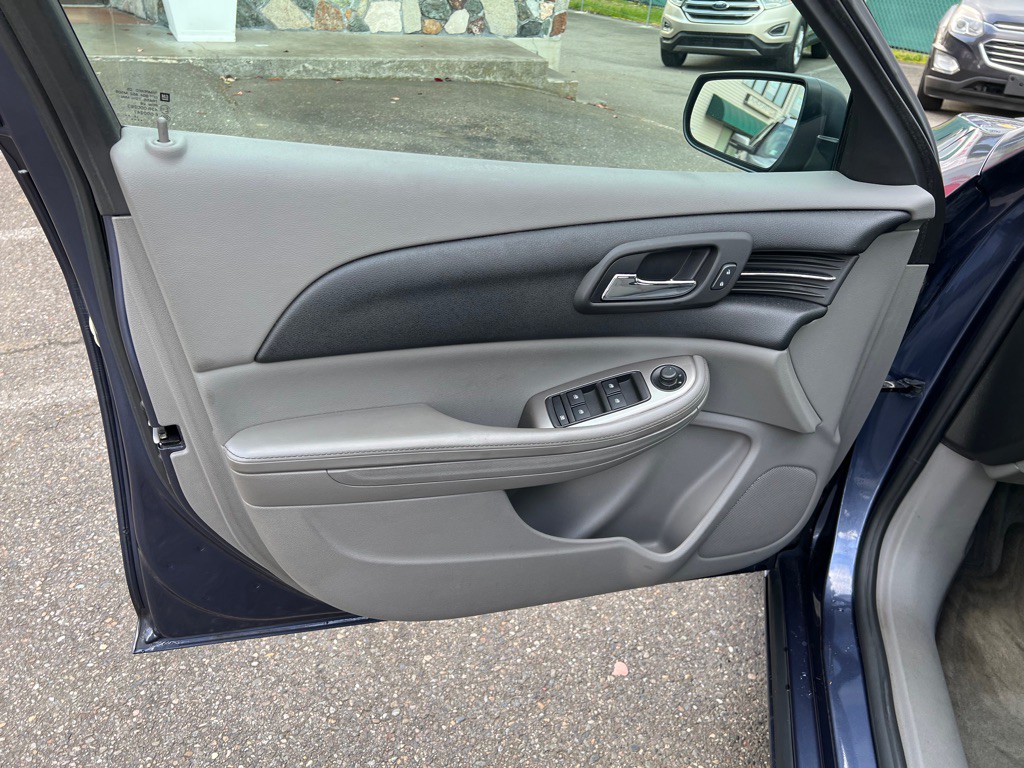 2015 Chevrolet Malibu Image 12