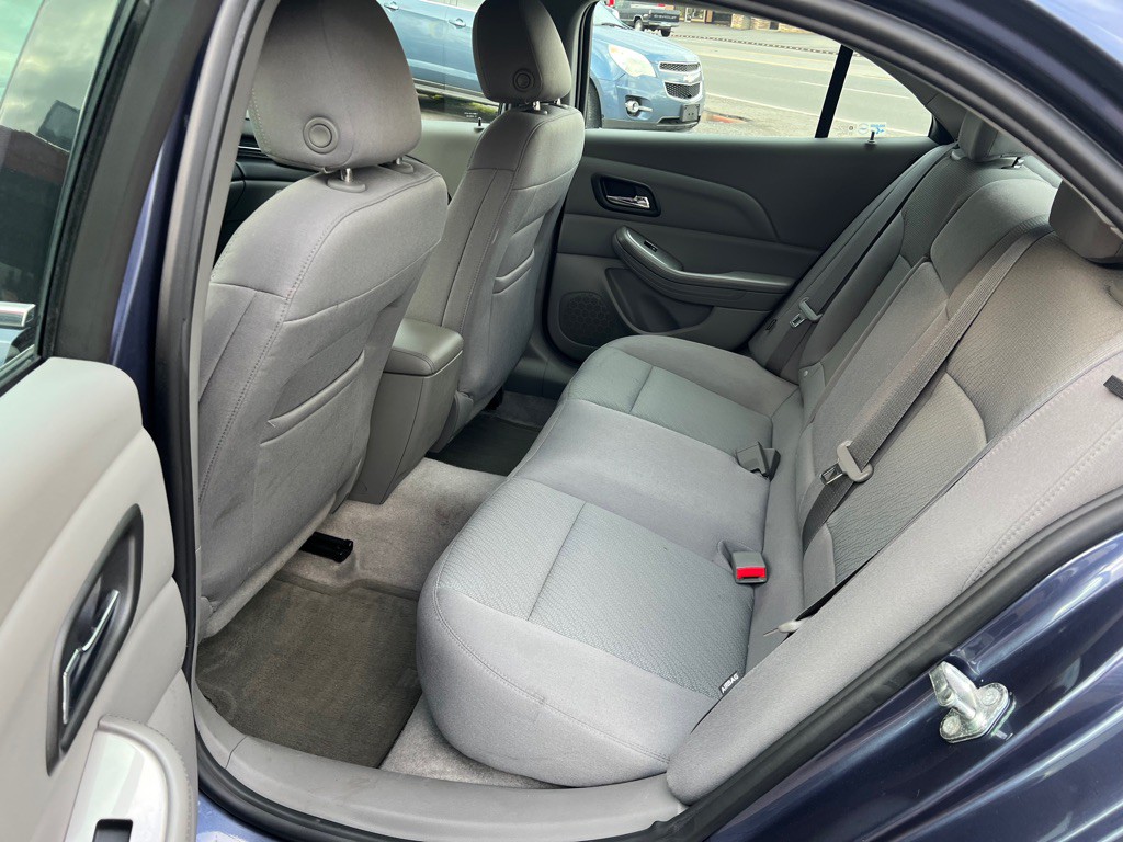 2015 Chevrolet Malibu Image 13