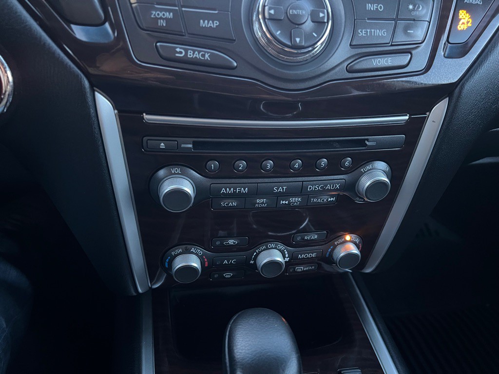 2014 Nissan Pathfinder Image 10