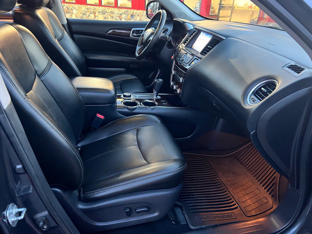 2014 Nissan Pathfinder Image 22