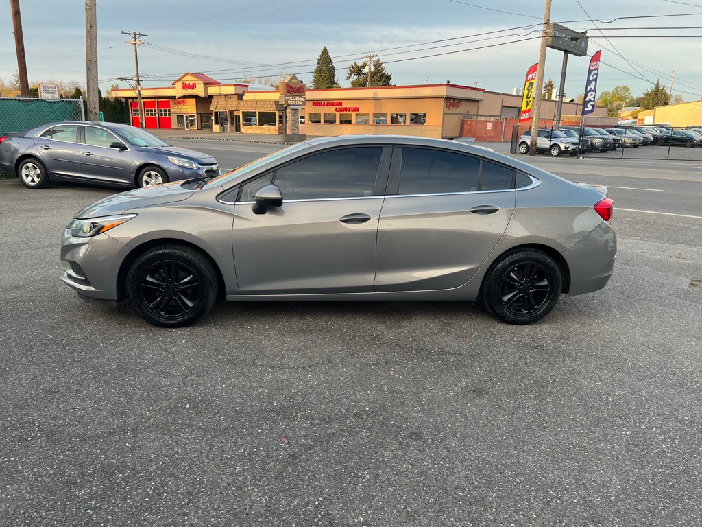 2017 Chevrolet Cruze Image 1