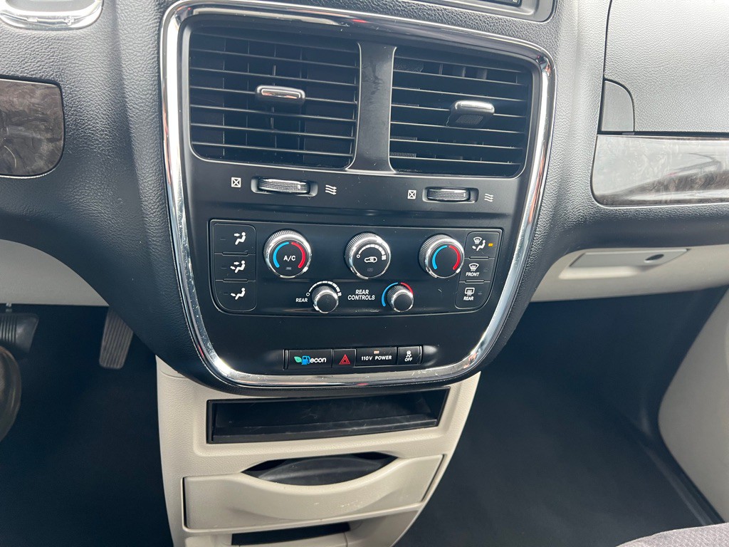 2011 Dodge Grand Caravan Image 9
