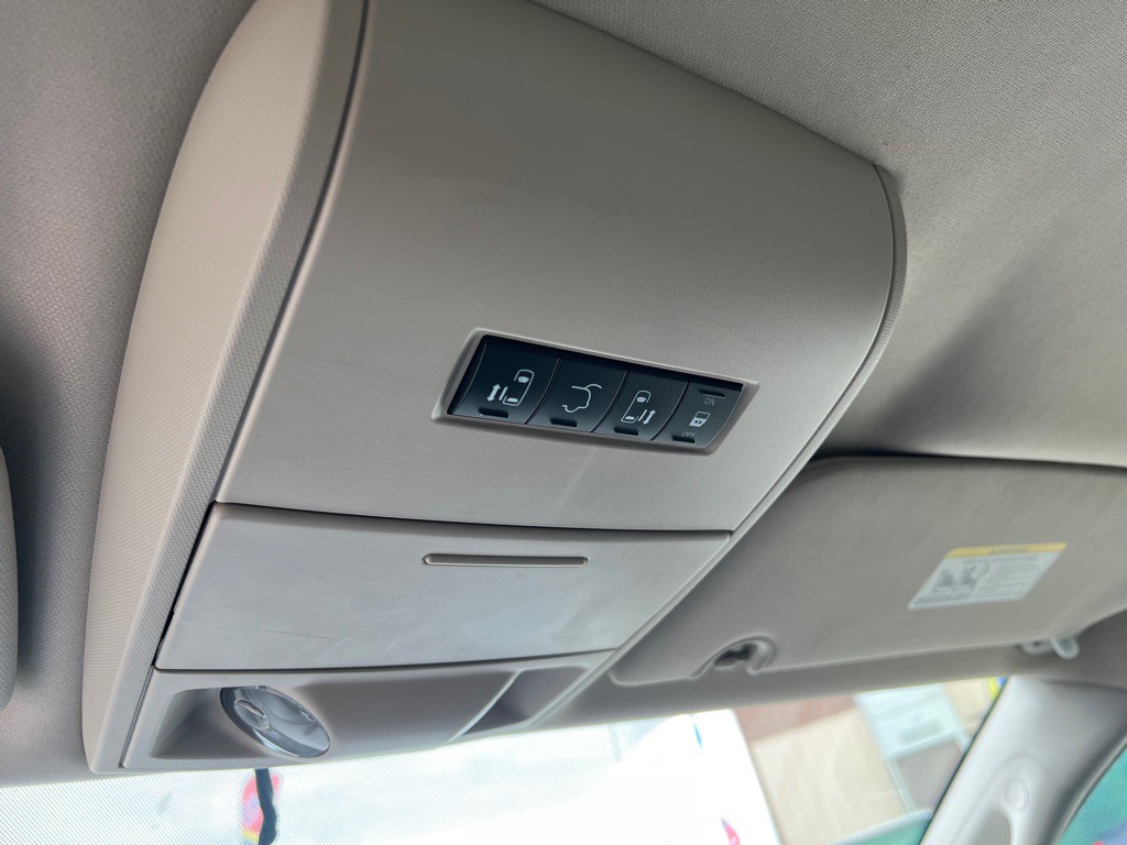 2011 Dodge Grand Caravan Image 12