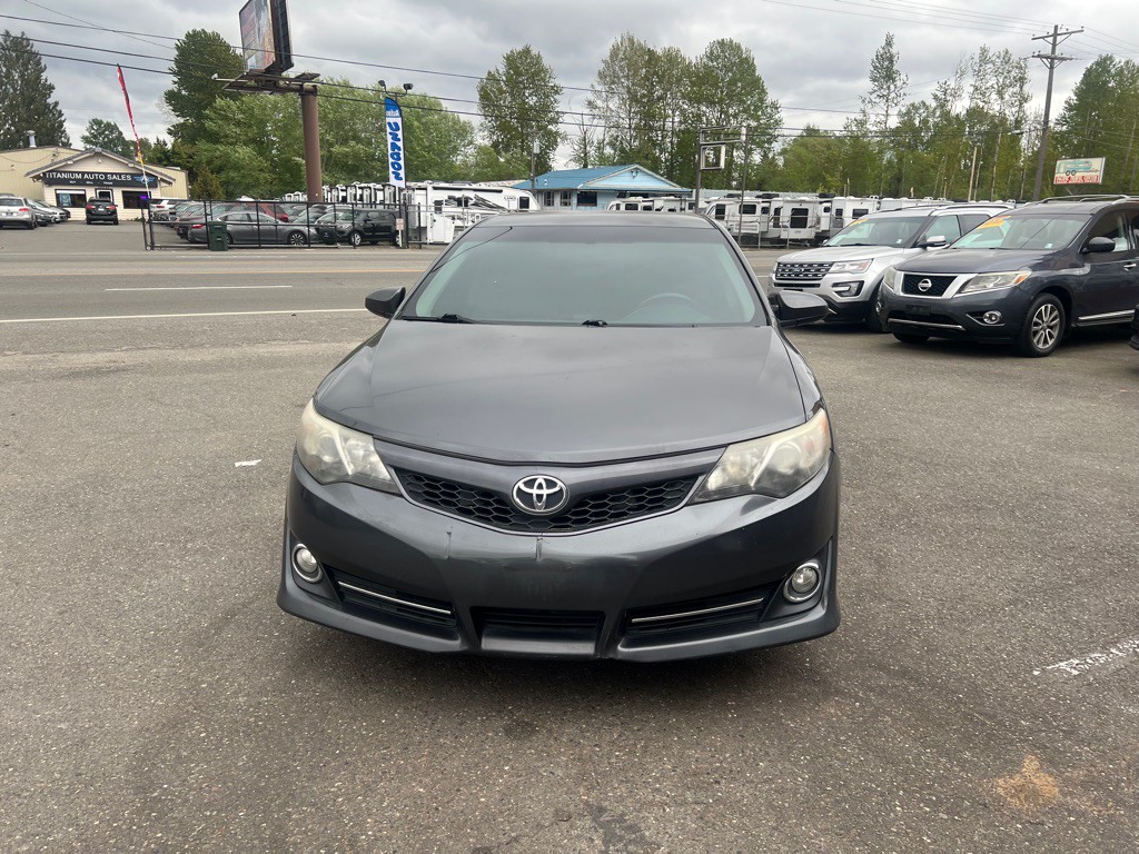 2012 Toyota Camry Image 3