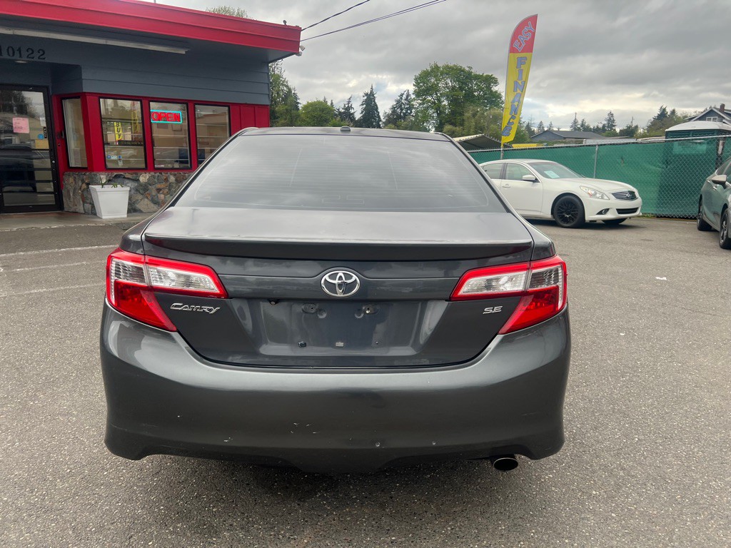 2012 Toyota Camry Image 4