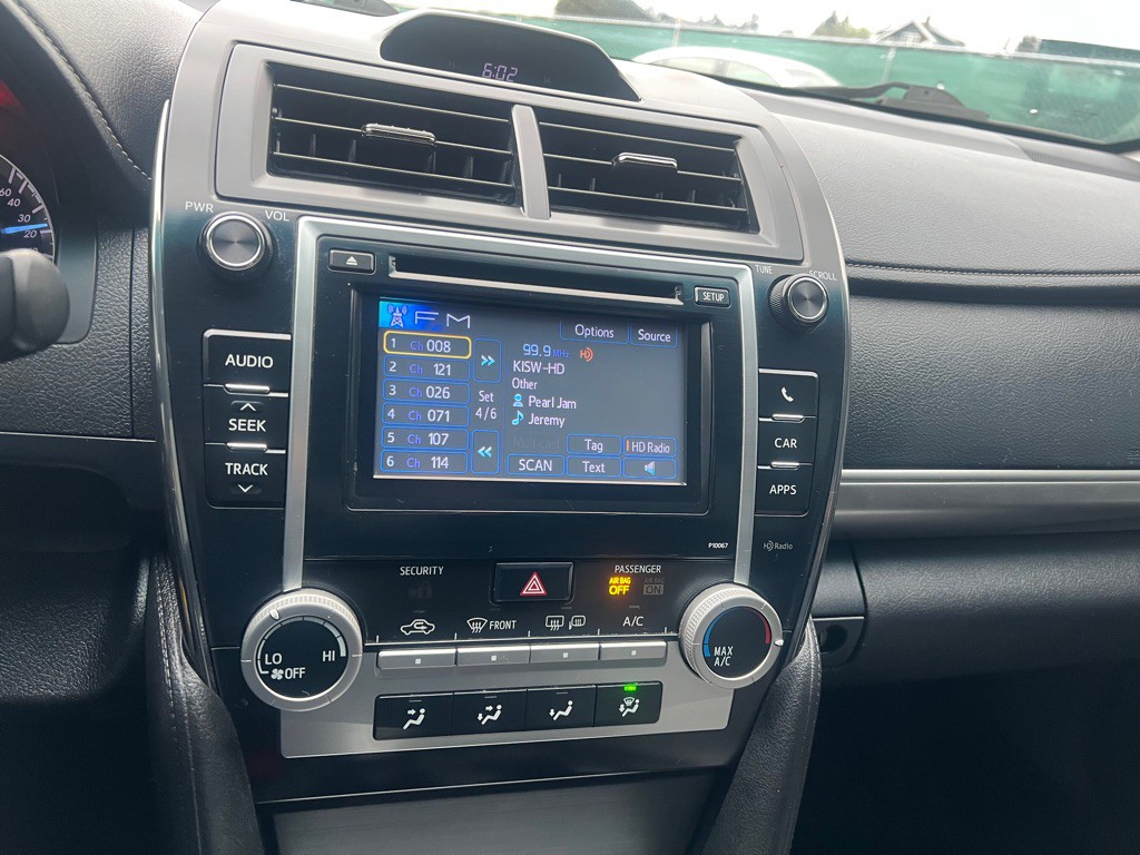 2012 Toyota Camry Image 8