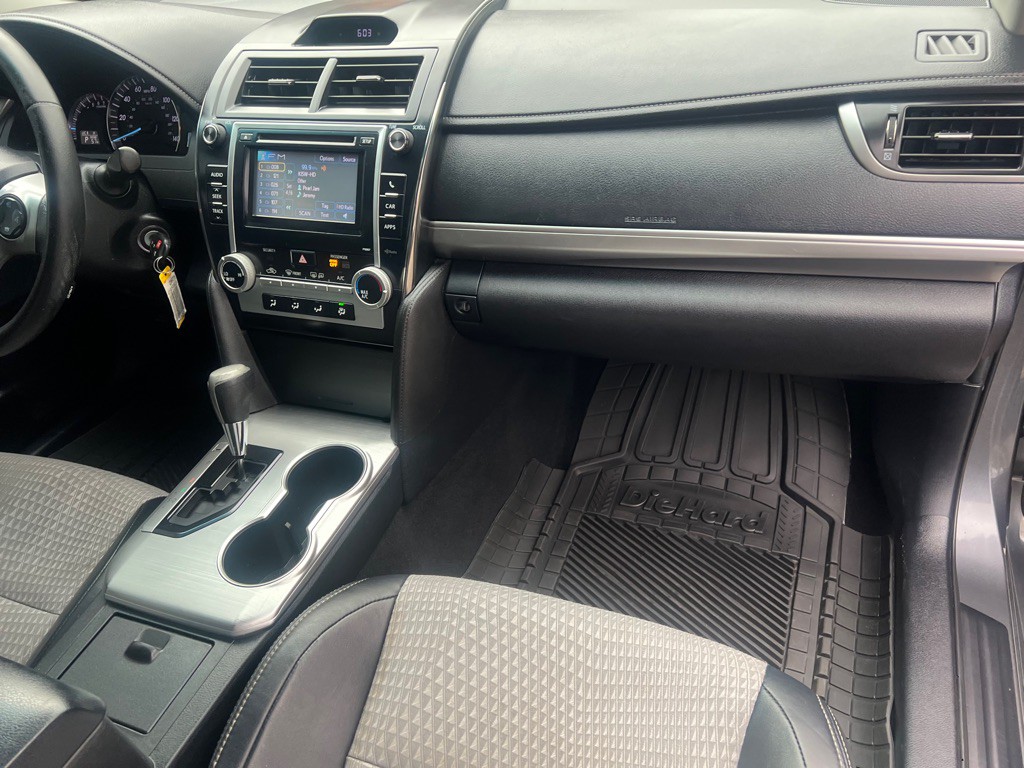 2012 Toyota Camry Image 15