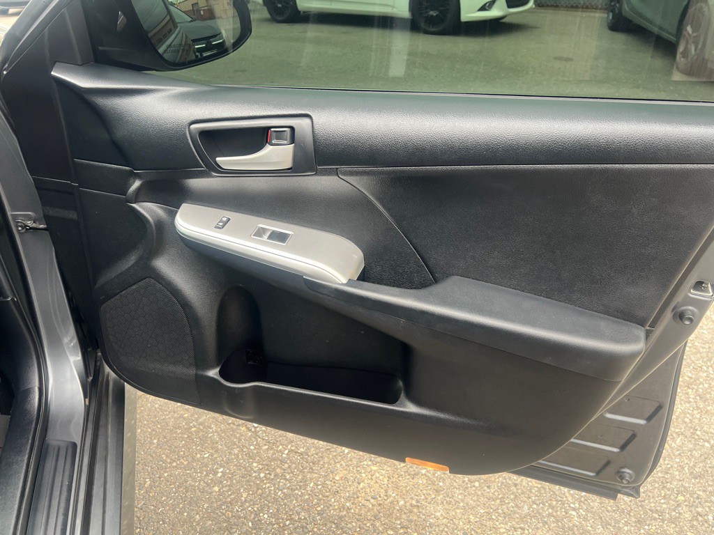 2012 Toyota Camry Image 17