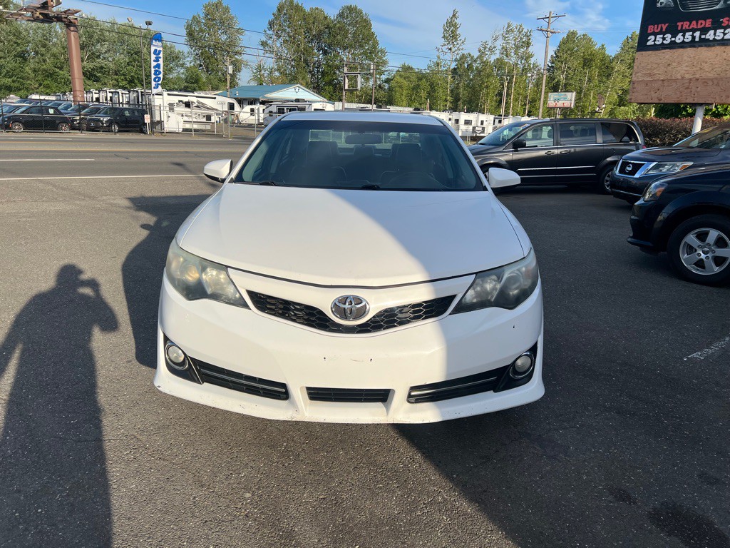 2014 Toyota Camry Image 3