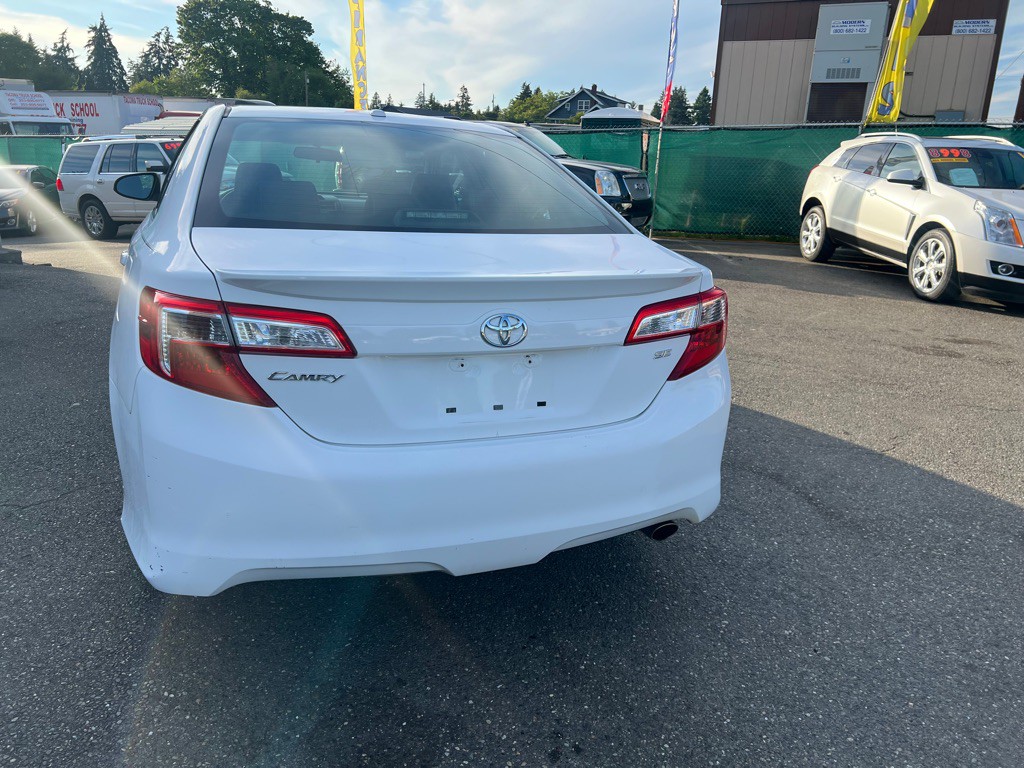 2014 Toyota Camry Image 4