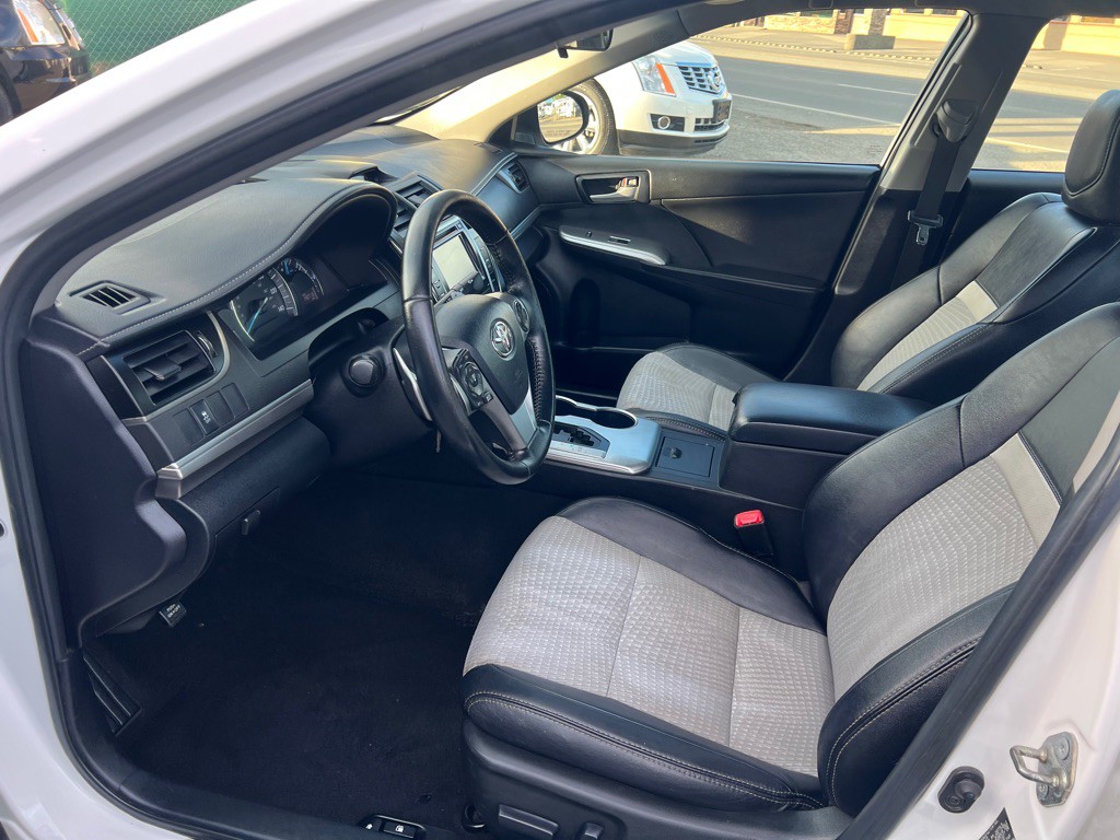 2014 Toyota Camry Image 7