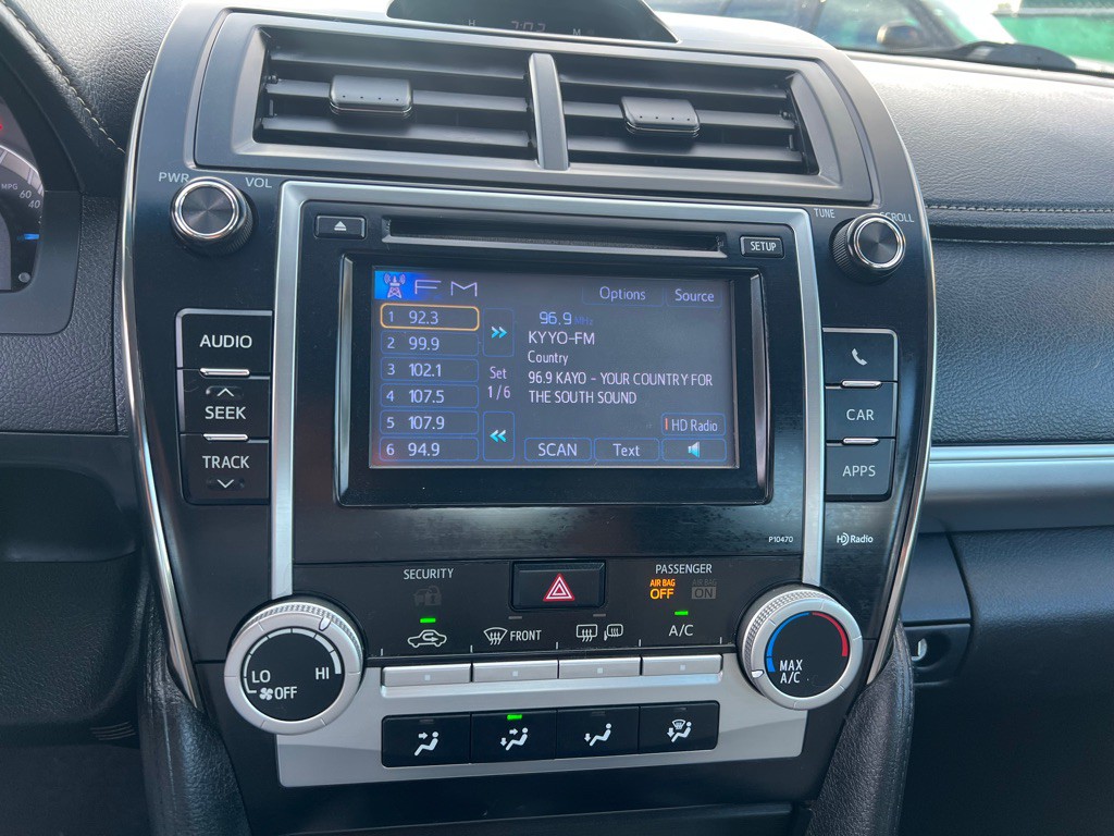 2014 Toyota Camry Image 8