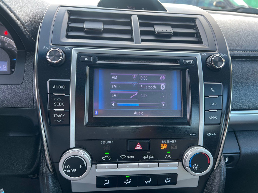 2014 Toyota Camry Image 9