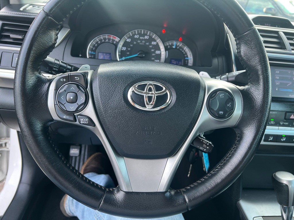 2014 Toyota Camry Image 14