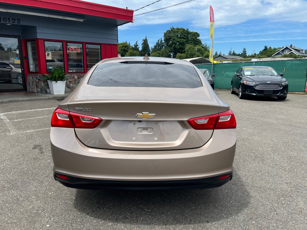 2018 Chevrolet Malibu Image 4