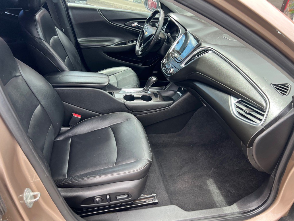 2018 Chevrolet Malibu Image 16