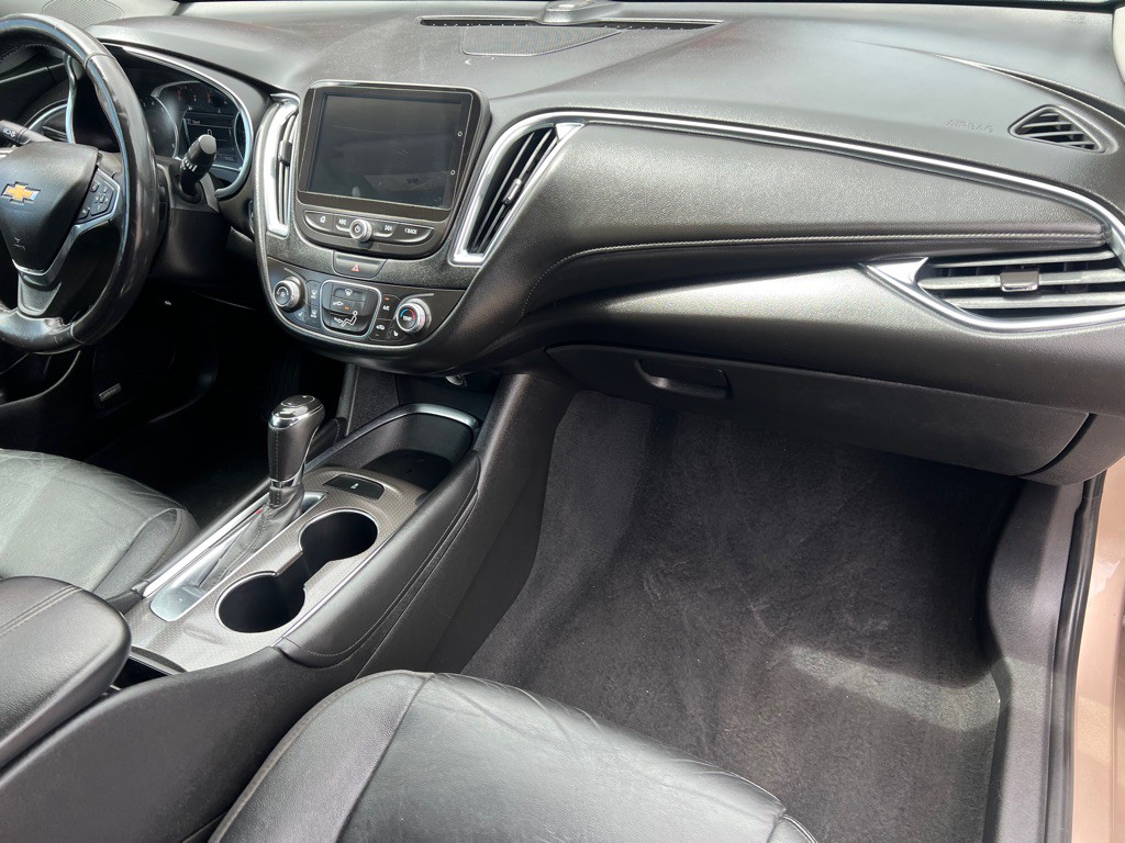 2018 Chevrolet Malibu Image 17