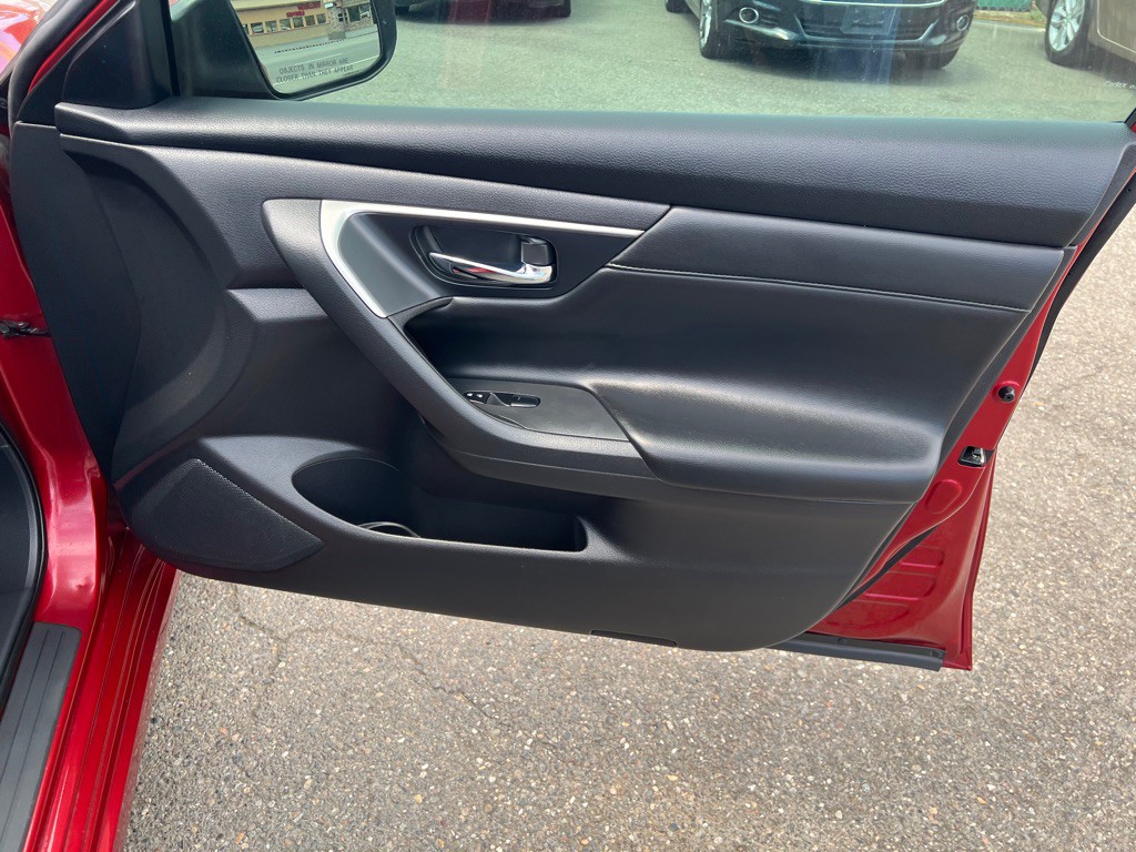 2015 Nissan Altima Image 16