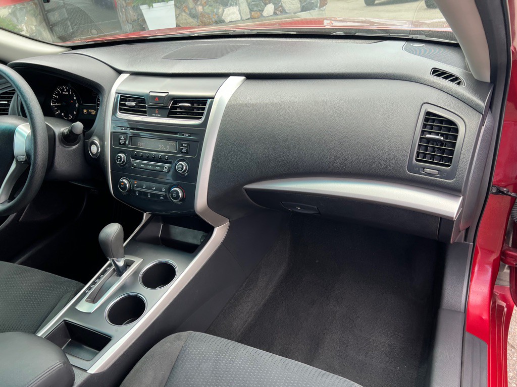 2015 Nissan Altima Image 17