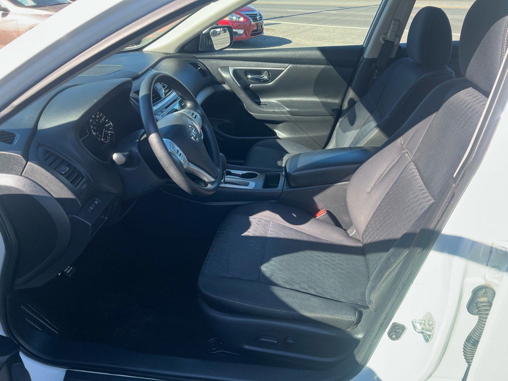 2017 Nissan Altima Image 7