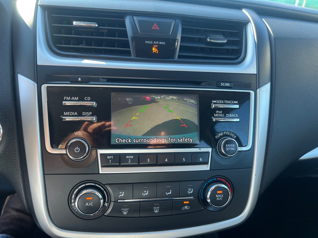 2017 Nissan Altima Image 9
