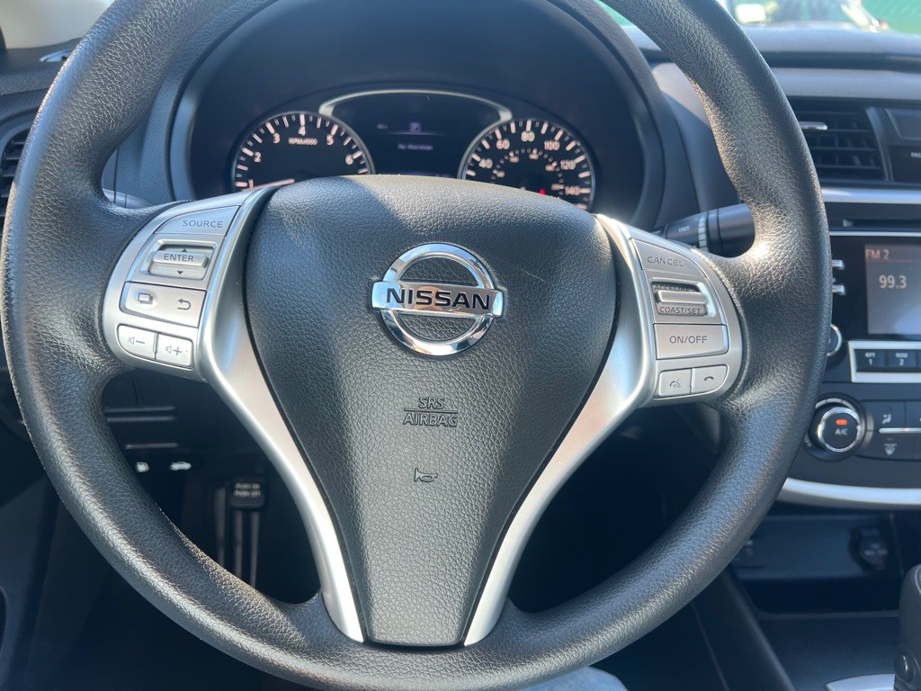 2017 Nissan Altima Image 11