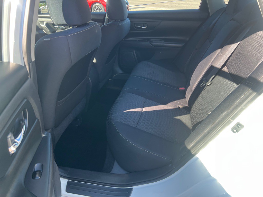 2017 Nissan Altima Image 14