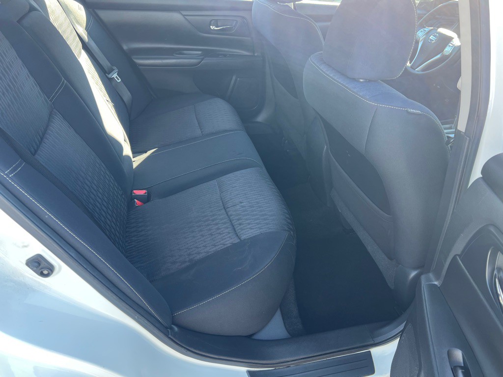 2017 Nissan Altima Image 15