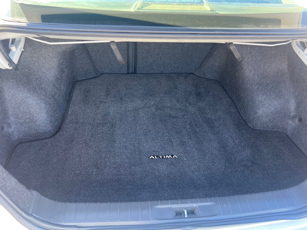 2017 Nissan Altima Image 19