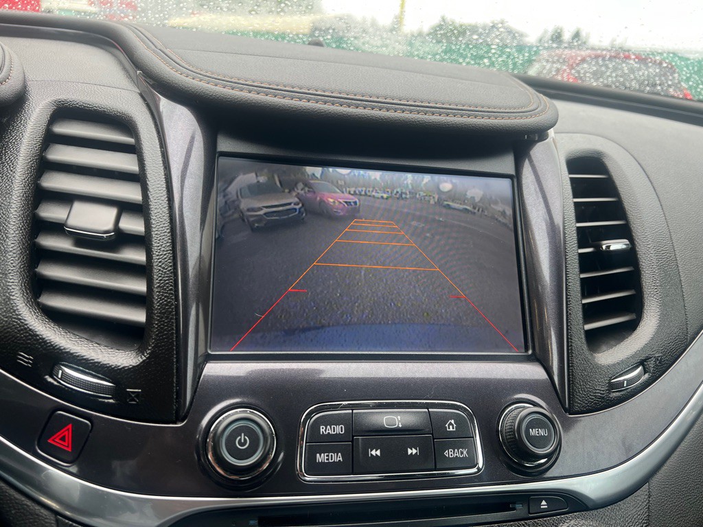 2015 Chevrolet Impala Image 12