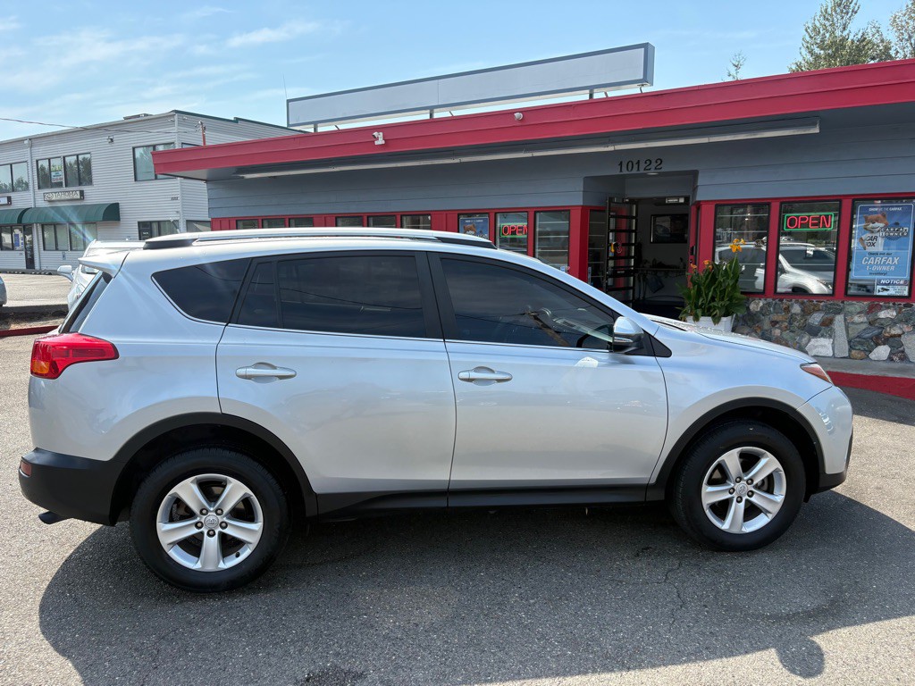 2013 Toyota Rav4 Image 2