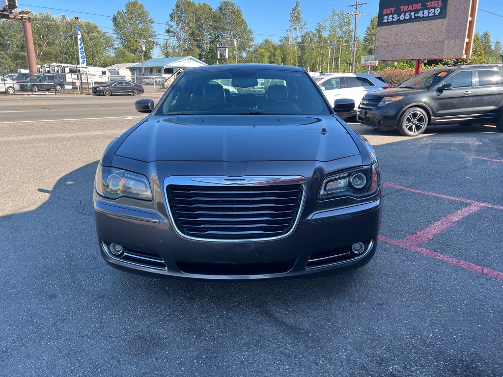 2014 Chrysler 300 Image 3