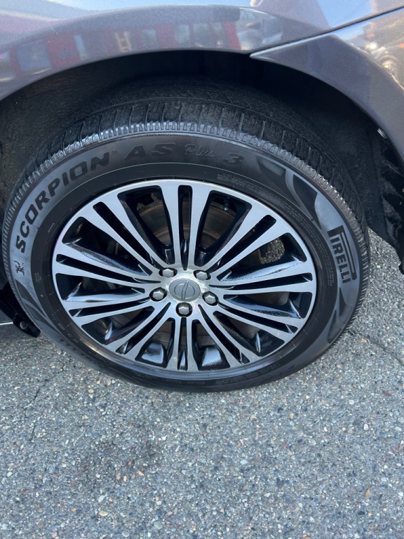 2014 Chrysler 300 Image 5