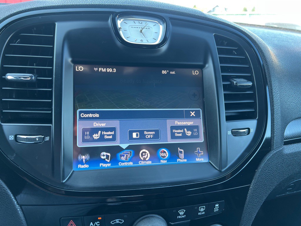 2014 Chrysler 300 Image 10