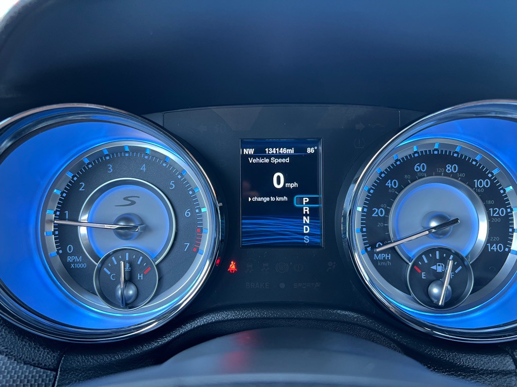 2014 Chrysler 300 Image 12