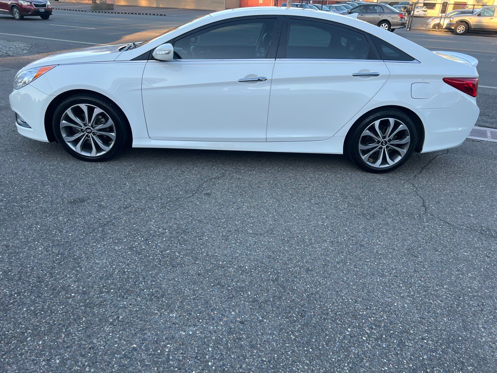 2014 Hyundai Sonata Image 1