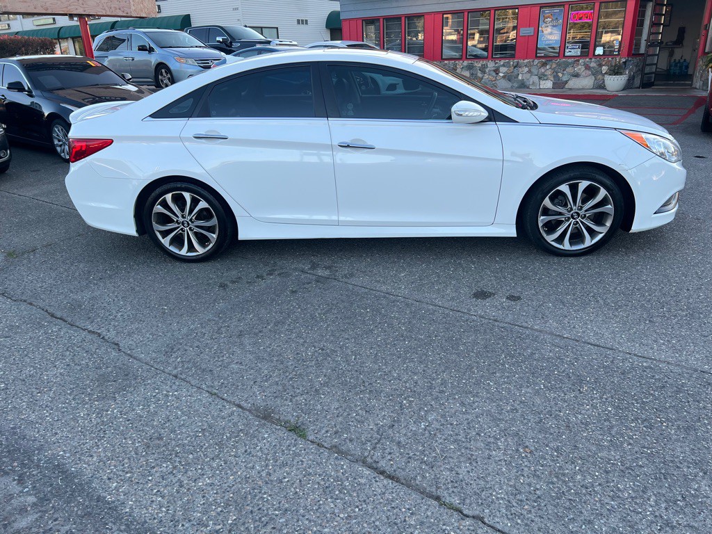 2014 Hyundai Sonata Image 2
