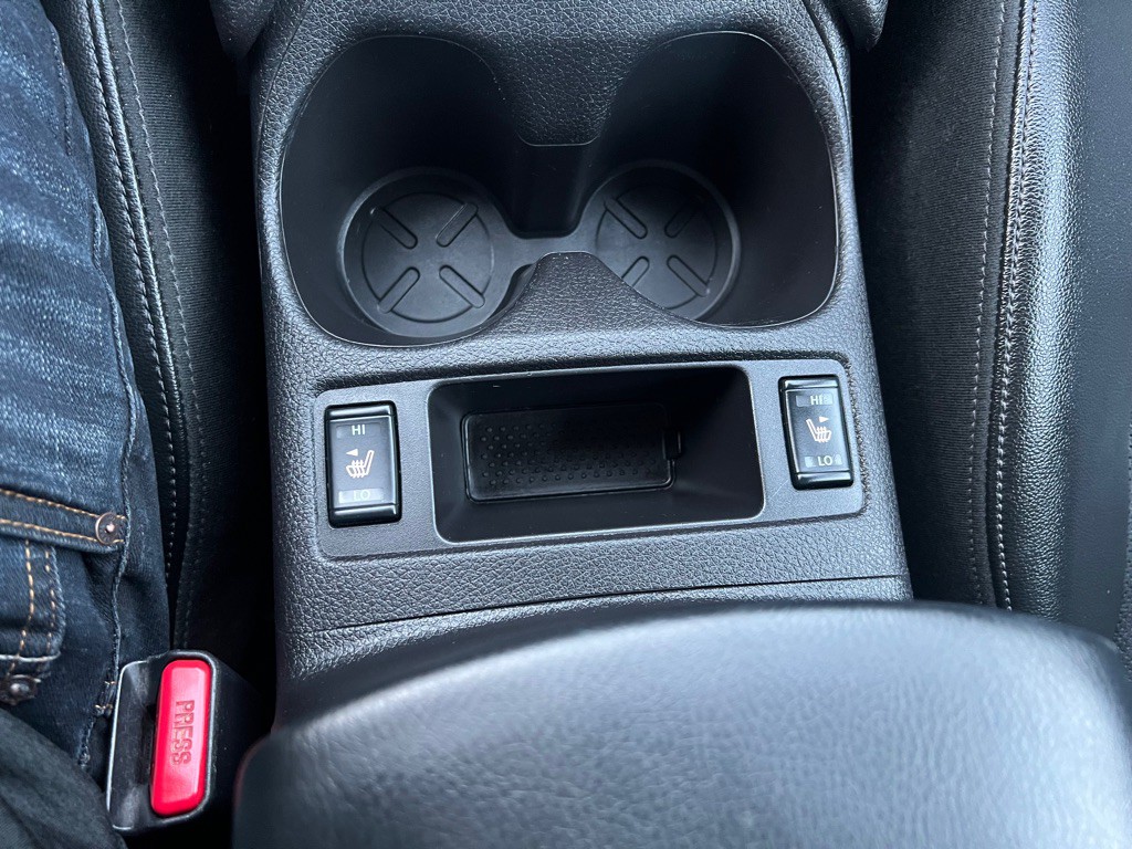 2016 Nissan Rogue Image 11