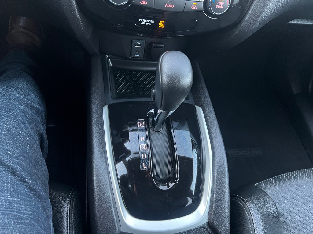 2016 Nissan Rogue Image 12