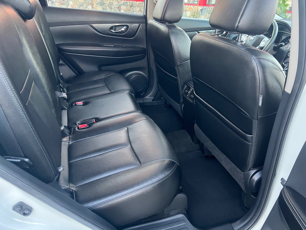 2016 Nissan Rogue Image 19