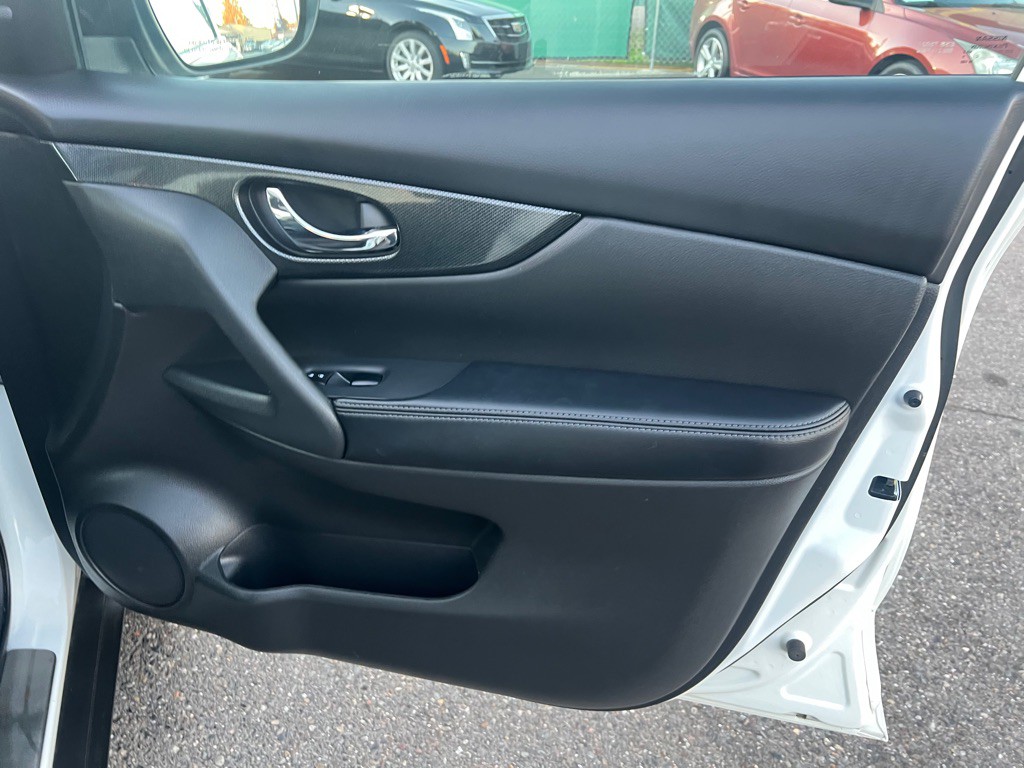 2016 Nissan Rogue Image 20