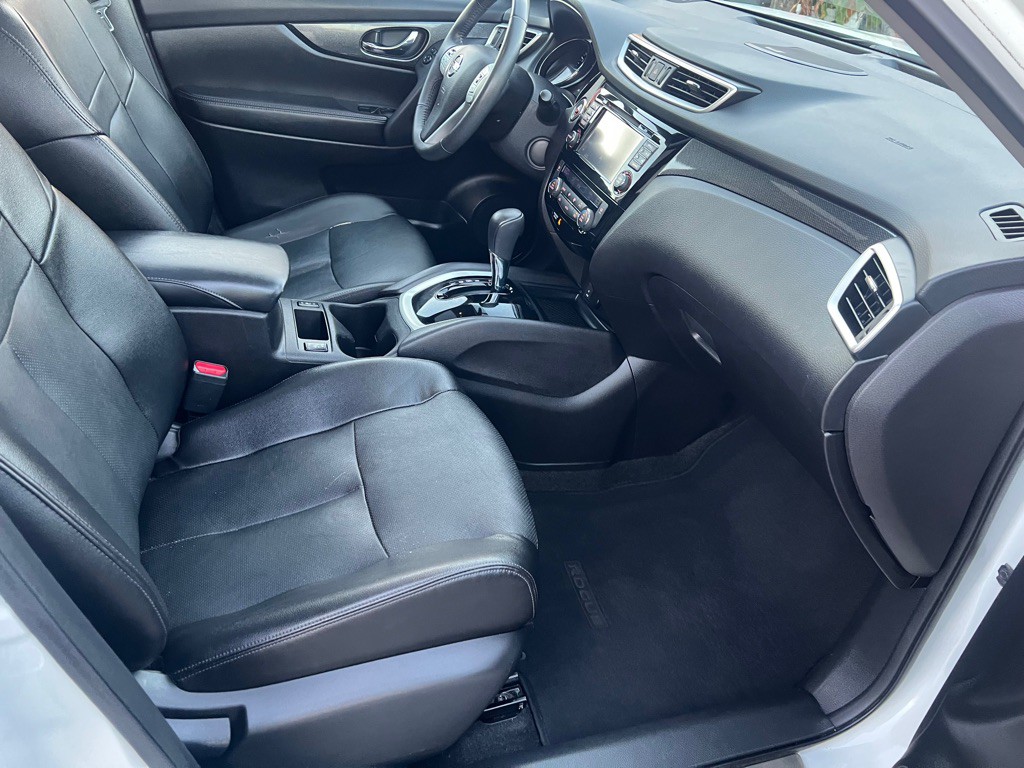 2016 Nissan Rogue Image 22