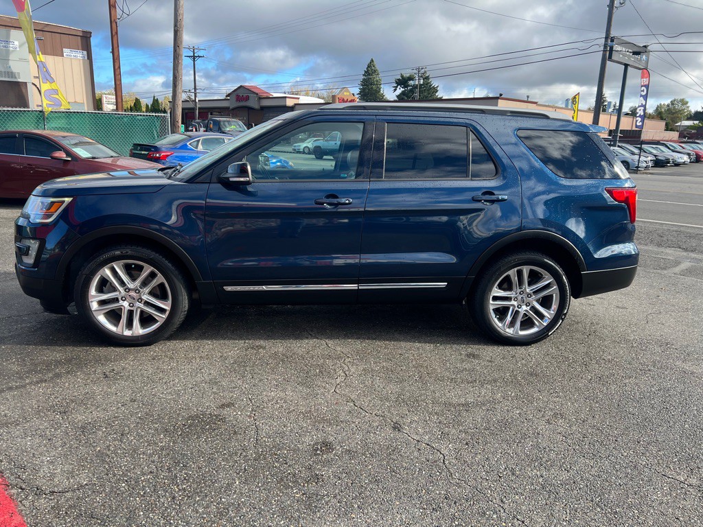 2017 Ford Explorer Image 1